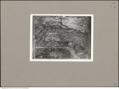 Vorderseite von unbekannt [https://www.deutsche-digitale-bibliothek.de/content/lizenzen/rv-fz/] Darstellungen berühmter Kardinalsvillen im LatiumVilla Lante in Bagnaia - , bh054720_recto. Foto.