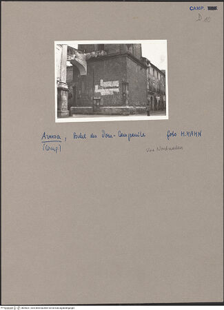 Vorderseite von Bibliotheca Hertziana [https://www.deutsche-digitale-bibliothek.de/content/lizenzen/rv-fz/] Duomo - Sockel von Nordwesten, bh055331_recto. Foto: Hahn, Hanno.