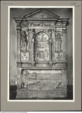 Vorderseite von ICCD [https://www.deutsche-digitale-bibliothek.de/content/lizenzen/rv-ez/] Grabmal der Costanza Ammanati-Piccolomini (+1477) - Gesamtansicht, bh055403_recto. Foto.