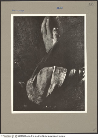 Vorderseite von ICCD [https://www.deutsche-digitale-bibliothek.de/content/lizenzen/rv-ez/] Madonna dei Pellegrini, detta 'Madonna di Loreto' - Detail: Pilger, Hände (während der Restaurierung), bh055407_recto. Foto.