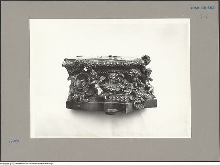 Vorderseite von ICCD [https://www.deutsche-digitale-bibliothek.de/content/lizenzen/rv-ez/] Basis des verschollenen Ostensoriums der heiligen Agnes - Seitenansicht: Putten, Cherubim und Medaillon mit Lamm und Palmzweig, bh055615_recto. Foto.