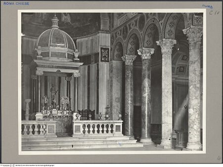 Vorderseite von ICCD [https://www.deutsche-digitale-bibliothek.de/content/lizenzen/rv-ez/] Sant'Agnese fuori le MuraInnenraumMittelschiff - Hauptschiff gegen den Chor mit den letzten Arkaden der Langhauswand, bh055624_recto. Foto.