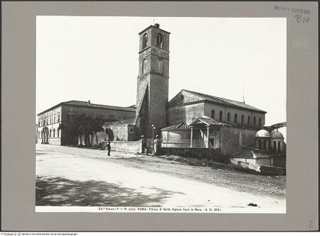 Vorderseite von Alinari [https://www.deutsche-digitale-bibliothek.de/content/lizenzen/rv-ez/] Sant'Agnese fuori le Mura - Blick auf Apsis und Campanile, bh055672_recto. Foto.