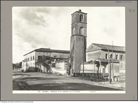 Vorderseite von Alinari [https://www.deutsche-digitale-bibliothek.de/content/lizenzen/rv-ez/] Sant'Agnese fuori le Mura - Blick auf Apsis und Campanile, bh056045_recto. Foto.