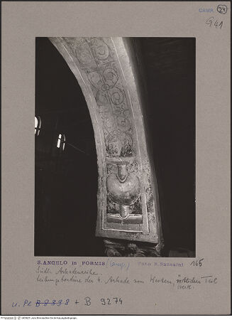 Vorderseite von Bibliotheca Hertziana [https://www.deutsche-digitale-bibliothek.de/content/lizenzen/rv-ez/] SüdwandBogenlaibungen - Vierte Arkade, westlicher Teil, bh056251_recto. Foto: Sansaini, Renato.