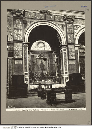 Vorderseite von Musei Vaticani [https://www.deutsche-digitale-bibliothek.de/content/lizenzen/rv-ez/] Sant'Andrea delle FratteCappella della Madonna del Miracolo - Gesamtansicht mit dekorierten Langhauspfeilern, bh056328_recto. Foto: Moscioni, Romualdo.