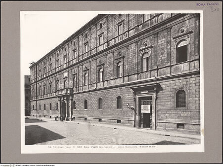 Vorderseite von Alinari [https://www.deutsche-digitale-bibliothek.de/content/lizenzen/rv-ez/] Palazzo della CancelleriaOstfassade - , bh056871_recto. Foto.