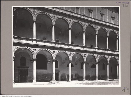 Vorderseite von ICCD [https://www.deutsche-digitale-bibliothek.de/content/lizenzen/rv-ez/] Palazzo della Cancelleria - , bh057221_recto. Foto.