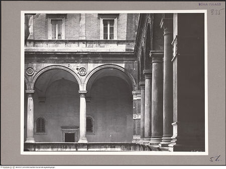 Vorderseite von ICCD [https://www.deutsche-digitale-bibliothek.de/content/lizenzen/rv-ez/] Palazzo della Cancelleria - Erstes Obergeschoss, Ausschnitt, bh057227_recto. Foto.