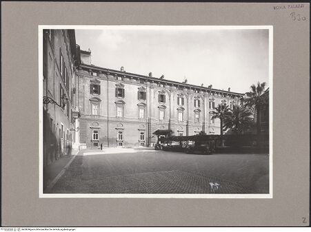 Vorderseite von ICCD [https://www.deutsche-digitale-bibliothek.de/content/lizenzen/rv-fz/] Palazzo ColonnaHauptflügel - Westfassade gesamt von Westen, bh058244_recto. Foto.