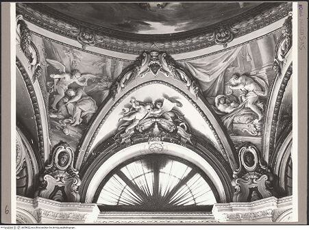 Vorderseite von ICCD [https://www.deutsche-digitale-bibliothek.de/content/lizenzen/rv-ez/] Palazzo ColonnaCoffee House - Detail: Supraporta des Padiglione, bh059922_recto. Foto.