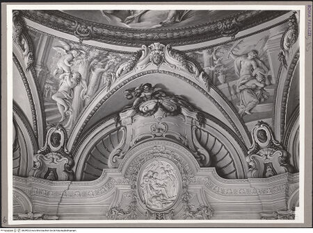 Vorderseite von ICCD [https://www.deutsche-digitale-bibliothek.de/content/lizenzen/rv-ez/] Palazzo ColonnaCoffee House - Detail: Supraporta des Padiglione, bh059923_recto. Foto.