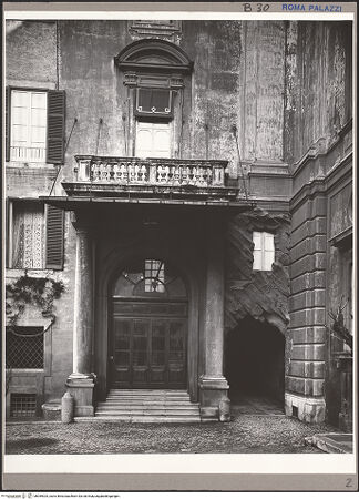 Vorderseite von ICCD [https://www.deutsche-digitale-bibliothek.de/content/lizenzen/rv-ez/] Palazzo ColonnaPalazzina della Rovere - Eingangsportal, bh059925_recto. Foto.