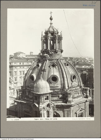 Vorderseite von Vatikan, Monumenti, Musei e Gallerie Pontificie [https://www.deutsche-digitale-bibliothek.de/content/lizenzen/rv-ez/] Santa Maria di Loreto - Außenansicht Kuppel, bh059943_recto. Foto: Moscioni, Romualdo.