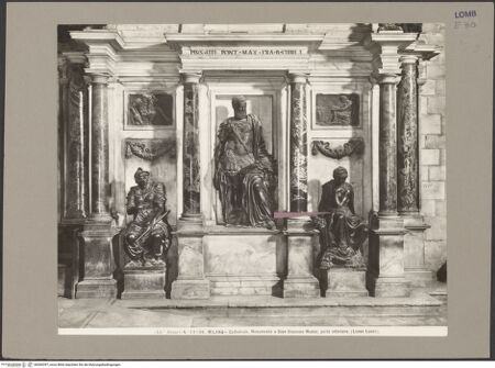 Vorderseite von Alinari [https://www.deutsche-digitale-bibliothek.de/content/lizenzen/rv-ez/] Grabmal des Gian Giacomo de' Medici - Unteres Teil, bh060397_recto. Foto.