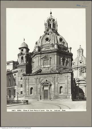 Vorderseite von Alinari [https://www.deutsche-digitale-bibliothek.de/content/lizenzen/rv-ez/] Santa Maria di Loreto - Fassade (Süd-Ost-Seite), bh064588_recto. Foto: Anderson, Domenico.