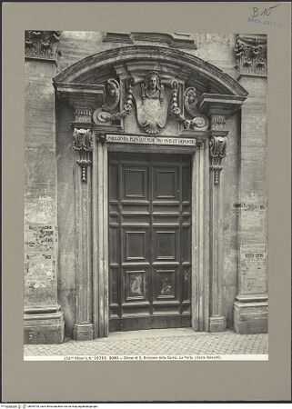 Vorderseite von Alinari [https://www.deutsche-digitale-bibliothek.de/content/lizenzen/rv-ez/] San Girolamo della CaritàFassade - Portal, bh064753_recto. Foto.