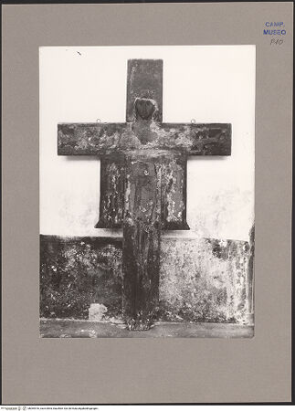 Vorderseite von Sopr. BAS NA [https://www.deutsche-digitale-bibliothek.de/content/lizenzen/rv-ez/] Kruzifix - Gesamtansicht, bh064916_recto. Foto.