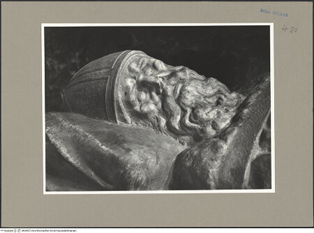 Vorderseite von ICCD [https://www.deutsche-digitale-bibliothek.de/content/lizenzen/rv-ez/] Grabmal des Bischofs Mattia Grifoni (gest. 1567) - Gisant, Detail: Kopf, bh065427_recto. Foto.