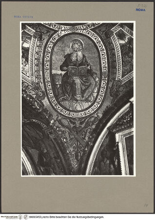 Vorderseite von unbekannt [https://www.deutsche-digitale-bibliothek.de/content/lizenzen/rv-fz/] Grabmal des Kardinals Bartolomeo Roverella (+1476)RundbogennischeVorhanghaltender Engel rechts - Obere Körperpartie, bh065453_recto. Foto.
