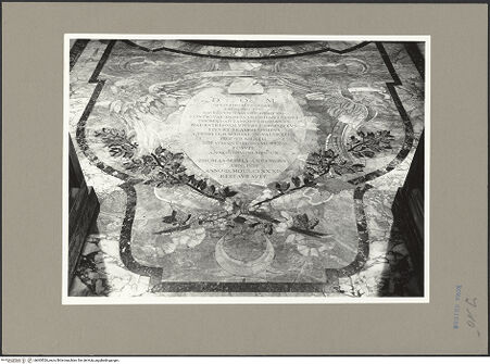 Vorderseite von ICCD [https://www.deutsche-digitale-bibliothek.de/content/lizenzen/rv-ez/] San Girolamo della CaritàCappella Antamoro - Fußboden: Epitaph des Marmorinkrustation, Opus sectile, bh065526_recto. Foto.