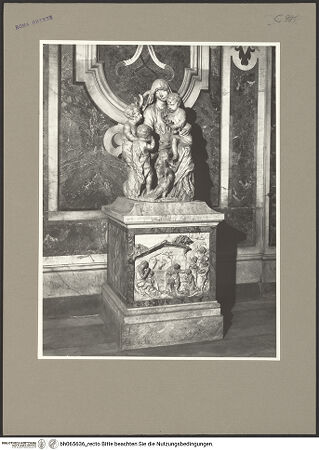 Vorderseite von ICCD [https://www.deutsche-digitale-bibliothek.de/content/lizenzen/rv-ez/] Heilige Familie, darunter Sockel mit Anbetung der Könige - , bh065636_recto. Foto.