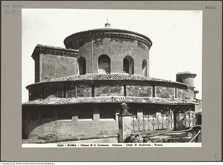 Vorderseite von Alinari [https://www.deutsche-digitale-bibliothek.de/content/lizenzen/rv-ez/] Mausoleo di Santa CostanzaAußenbau - Außenansicht, bh065845_recto. Foto: Anderson, Domenico.