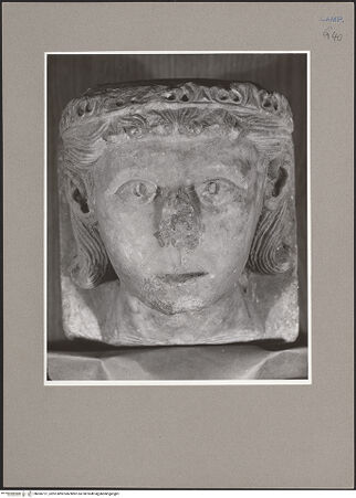 Vorderseite von Sopr. BAS NA [https://www.deutsche-digitale-bibliothek.de/content/lizenzen/rv-ez/] Gekrönter Männerkopf - Frontalansicht, bh066121_recto. Foto.