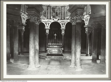 Vorderseite von ICCD [https://www.deutsche-digitale-bibliothek.de/content/lizenzen/rv-ez/] Mausoleo di Santa CostanzaInnenraum - Blick vom Eingang Richtung Altar, bh066270_recto. Foto.