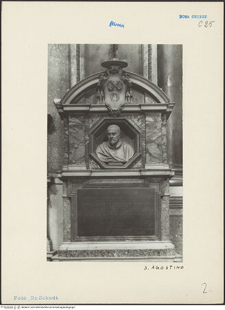 Vorderseite von Bibliotheca Hertziana [https://www.deutsche-digitale-bibliothek.de/content/lizenzen/rv-fz/] Grabmal für Antonio Ghirlandaio (gest. 1669), apostolischer Protonotar - Gesamtansicht, bh068327_recto. Foto: Schudt, Ludwig.