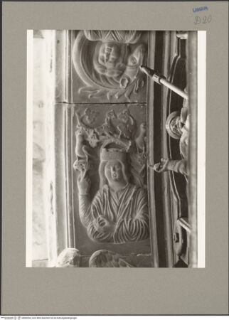 Vorderseite von Hanke (Bonn) [https://www.deutsche-digitale-bibliothek.de/content/lizenzen/rv-ez/] Seitenportal - Detail: weibliche Figur, bh069264_recto. Foto: Hanke, Heinz.