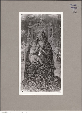 Vorderseite von Sopr. BAS NA [https://www.deutsche-digitale-bibliothek.de/content/lizenzen/rv-ez/] Madonna Lactans - Gesamtansicht (vor der Restaurierung), bh069637_recto. Foto.