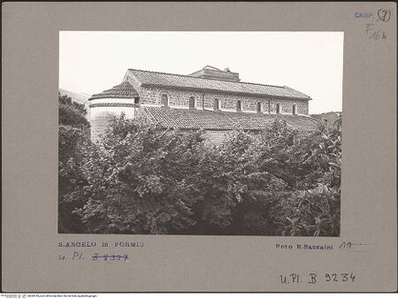 Vorderseite von Bibliotheca Hertziana [https://www.deutsche-digitale-bibliothek.de/content/lizenzen/rv-ez/] Sant'Angelo in FormisNordfassade - Ansicht der Nordseite, bh069745_recto. Foto: Sansaini, Renato.