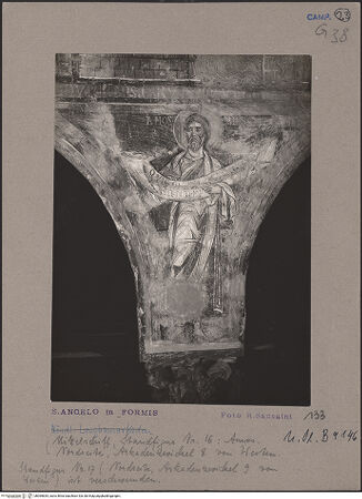 Vorderseite von Bibliotheca Hertziana [https://www.deutsche-digitale-bibliothek.de/content/lizenzen/rv-fz/] Szenen aus dem Neuen Testament und ProphetenNordwand: Szenen aus dem Leben Christi und ProphetenArkadenzwickel mit der Darstellung von einer Sibylle, ganzfigurigen Propheten und KönigenProphet Amos - Gesamtansicht, bh069835_recto. Foto: Sansaini, Renato.