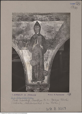 Vorderseite von Bibliotheca Hertziana [https://www.deutsche-digitale-bibliothek.de/content/lizenzen/rv-fz/] Szenen aus dem Alten Testament, Martyriumsszene und HeiligendarstellungenArkadenzwickel des nördlichen Seitenschiffes: Darstellung männlicher HeiligerHeiliger Mönch mit Buch - Gesamtansicht, bh069856_recto. Foto: Sansaini, Renato.