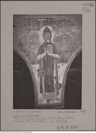 Vorderseite von Bibliotheca Hertziana [https://www.deutsche-digitale-bibliothek.de/content/lizenzen/rv-fz/] Szenen aus dem Alten Testament, Martyriumsszene und HeiligendarstellungenArkadenzwickel des nördlichen Seitenschiffes: Darstellung männlicher HeiligerHeiliger Mönch mit Buch - Gesamtansicht, bh069858_recto. Foto: Sansaini, Renato.