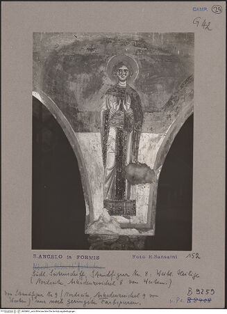 Vorderseite von Bibliotheca Hertziana [https://www.deutsche-digitale-bibliothek.de/content/lizenzen/rv-fz/] Szenen aus dem Alten Testament, Martyriumsszene und HeiligendarstellungenArkadenzwickel des südlichen Seitenschiffes: Darstellung weiblicher HeiligerWeibliche Heilige - Gesamtansicht, bh069861_recto. Foto: Sansaini, Renato.