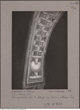 Vorderseite von Bibliotheca Hertziana [https://www.deutsche-digitale-bibliothek.de/content/lizenzen/rv-ez/] SüdwandBogenlaibungen - Zweite Arkade, westlicher Teil, bh069944_recto. Foto: Sansaini, Renato.