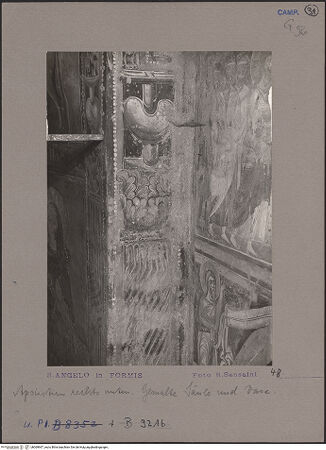 Vorderseite von Bibliotheca Hertziana [https://www.deutsche-digitale-bibliothek.de/content/lizenzen/rv-fz/] Majestas Domini mit Evangelistensymbolen, Erzengeln, Stifter und HeiligemTriumphbogen: Cherub mit Standarte und ornamentale Dekoration - Südlicher Pfeiler, Detail: ornamentale Dekoration, bh069967_recto. Foto: Sansaini, Renato.