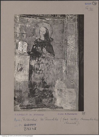 Vorderseite von Bibliotheca Hertziana [https://www.deutsche-digitale-bibliothek.de/content/lizenzen/rv-fz/] Majestas Domini mit Evangelistensymbolen, Erzengeln, Stifter und HeiligemMittleres Register: drei Erzengel zwischen dem Abt Desiderius von Montecassino und dem heiligen Benedikt von Nursia - Detail: heiliger Benedikt, bh069975_recto. Foto: Sansaini, Renato.