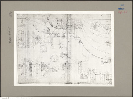 Vorderseite von Kunstbibliothek [https://www.deutsche-digitale-bibliothek.de/content/lizenzen/rv-ez/] Codex Destailleur DSt. Peter: Schnitt durch die Kuppel mit vielen Detailzeichnungen - Ausschnitt, bh070269_recto. Foto.