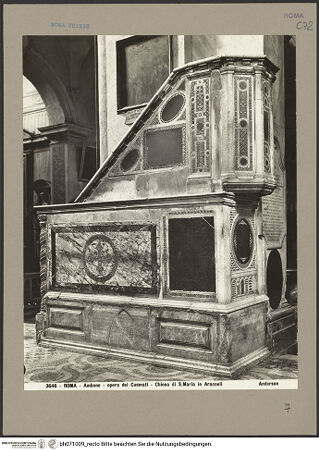 Vorderseite von Alinari [https://www.deutsche-digitale-bibliothek.de/content/lizenzen/rv-ez/] Epistelkanzel, aus den Fragmenten des abgebauten Ambo der ehemaligen Schola Cantorum zusammengesetzt - Schrägsicht auf die vordere und linke Seite, bh071009_recto. Foto.