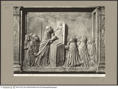 Vorderseite von Alinari [https://www.deutsche-digitale-bibliothek.de/content/lizenzen/rv-ez/] Antependium mit Szenen aus dem Leben des Heiligen Gregorius MagnoMittleres Relief: Messe des heiligen Gregor - Gesamtansicht, bh071076_recto. Foto.