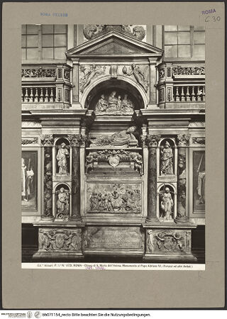 Vorderseite von Alinari [https://www.deutsche-digitale-bibliothek.de/content/lizenzen/rv-ez/] Grabmal für Papst Hadrian VI. - Gesamtansicht, bh071154_recto. Foto.