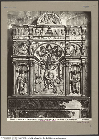 Vorderseite von Alinari [https://www.deutsche-digitale-bibliothek.de/content/lizenzen/rv-ez/] Grabmal von Cecchino Bracci - Detail: Büste, bh071393_recto. Foto.