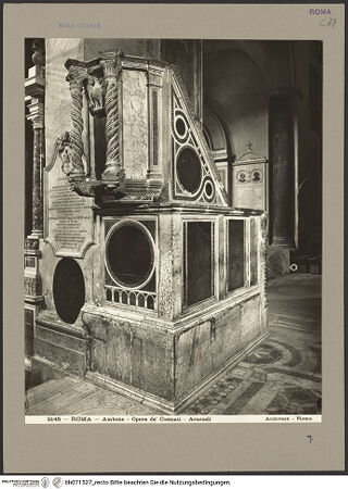 Vorderseite von Alinari [https://www.deutsche-digitale-bibliothek.de/content/lizenzen/rv-ez/] Evangelienkanzel, aus den Fragmenten des abgebauten Ambo der ehemaligen Schola Cantorum zusammengesetzt - Schrägsicht auf die vordere und linke Seite, bh071527_recto. Foto.