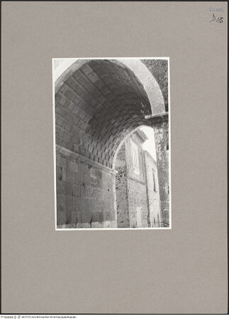 Vorderseite von Urban [https://www.deutsche-digitale-bibliothek.de/content/lizenzen/rv-ez/] DuomoTurm - Detail, Durchfahrt, bh072725_recto. Foto: Urban, Thomas.