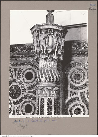 Vorderseite von Vatikan, Monumenti, Musei e Gallerie Pontificie [https://www.deutsche-digitale-bibliothek.de/content/lizenzen/rv-ez/] Detail: oberes Teil mit Schaft, Knoten und Kapitell, bh072975_recto. Foto.