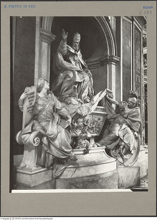 Vorderseite von Musei Vaticani Archivio Fotografico [https://www.deutsche-digitale-bibliothek.de/content/lizenzen/rv-ez/] Grabmonument Papst Gregor XIII. - Ansicht von links, bh073037_recto. Foto: Moscioni, Romualdo.
