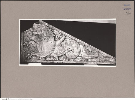 Vorderseite von Sopr. BAS NA [https://www.deutsche-digitale-bibliothek.de/content/lizenzen/rv-ez/] Fragment aus einem Ambo (Jona und der Walfisch?) - Gesamtansicht, bh073766_recto. Foto.